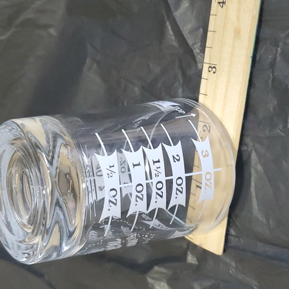 Measuring Shot Glass 4 oz - Picture 7 of 8